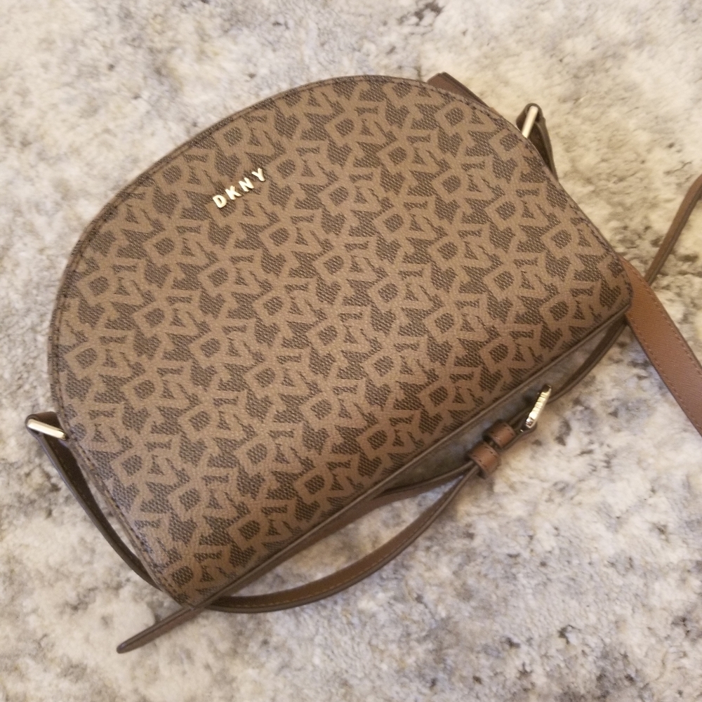 Dkny purse